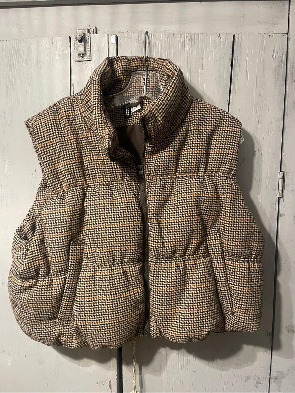 H&M Houndstooth Quilted Vest in Tan, Black & Rust